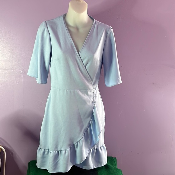Topshop Tops - TOP Shop Baby Blue Blouse Short Sleeve Size 2